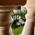 Relais Montedonzelli Bed & Breakfast 4*